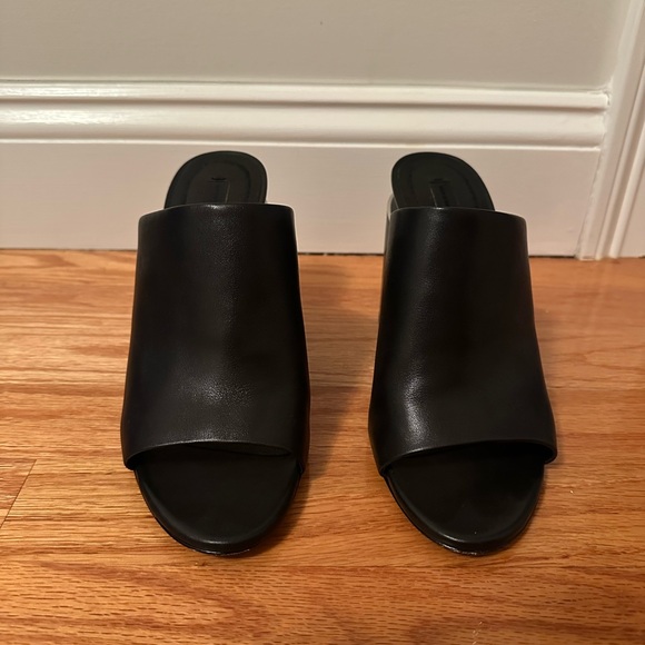 A.Wang Mules - Picture 2 of 6